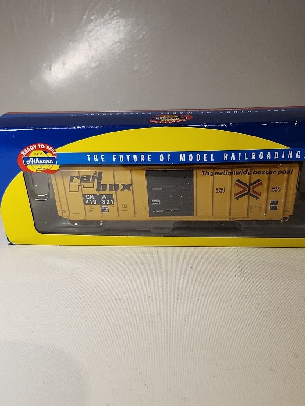 New Athearn Yellow Railbox Boxcar Model - HO Scale 92914